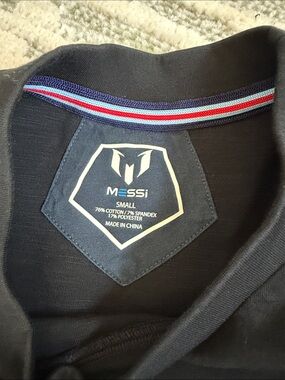 Messi Soccer Collection: Men's Black Sweatshirt with Red Zip Pocket